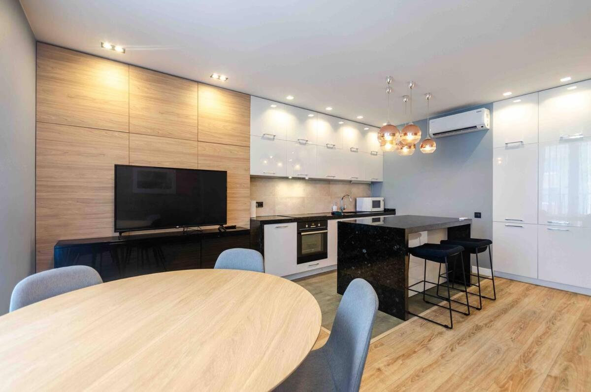 Petrovdom 190-199-216 In Spacious Apartments At Rc New York Concept House Kiew Exterior foto